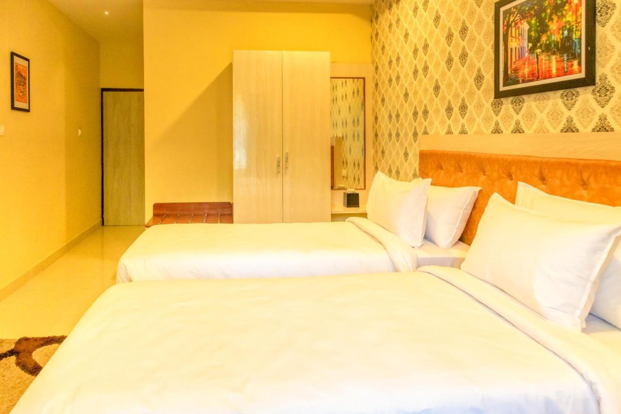 Hotel Royal Grande Веллуру Экстерьер фото
