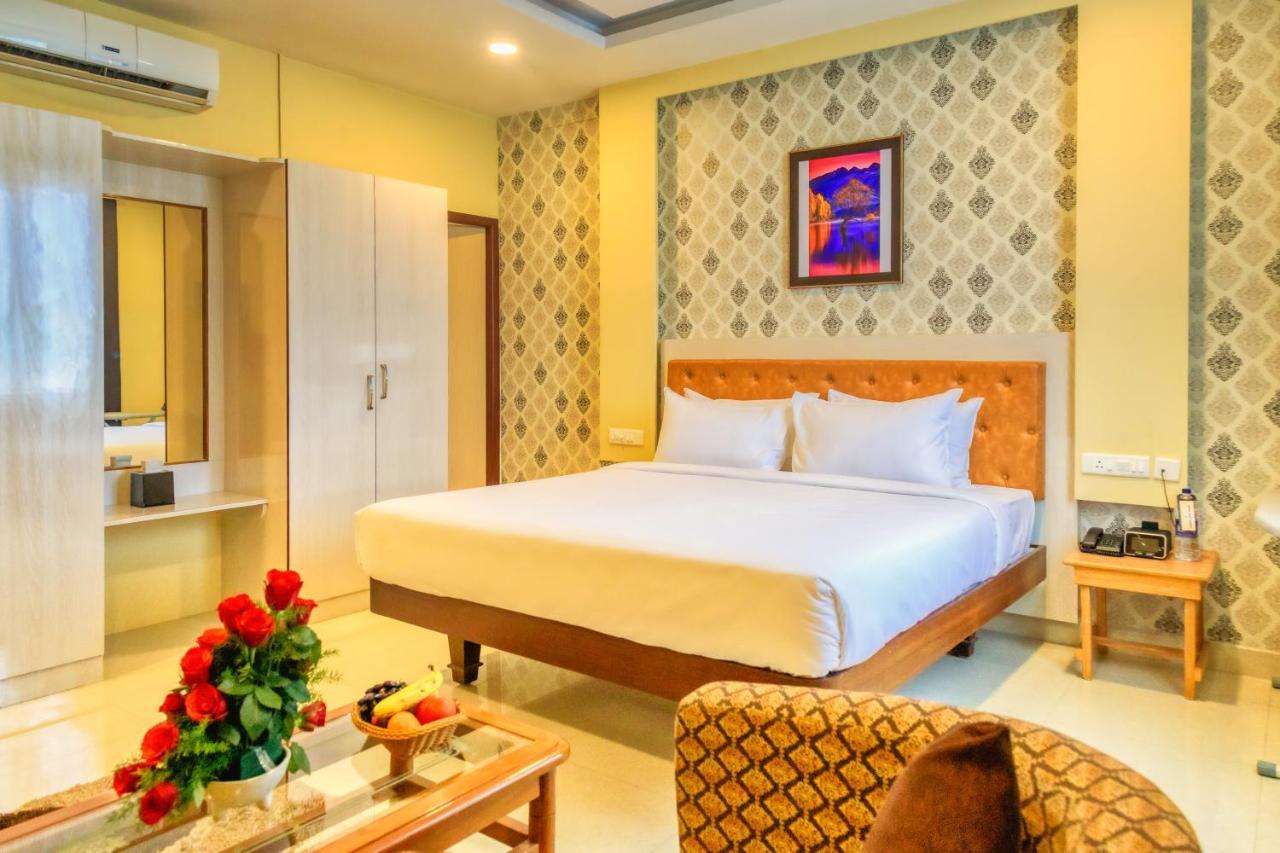 Hotel Royal Grande Веллуру Экстерьер фото