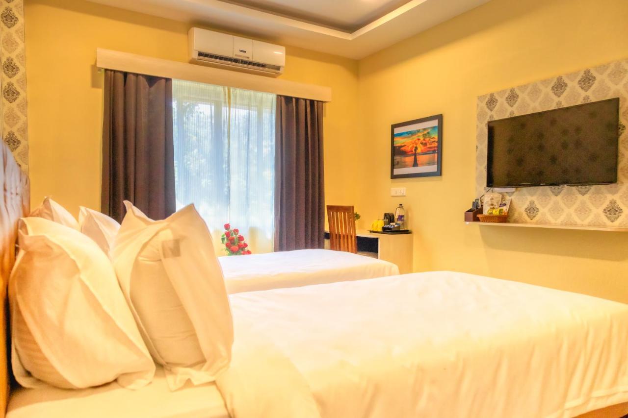 Hotel Royal Grande Веллуру Экстерьер фото
