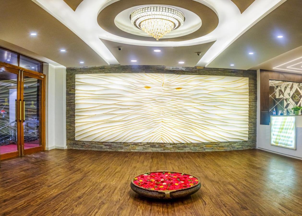 Hotel Royal Grande Веллуру Экстерьер фото