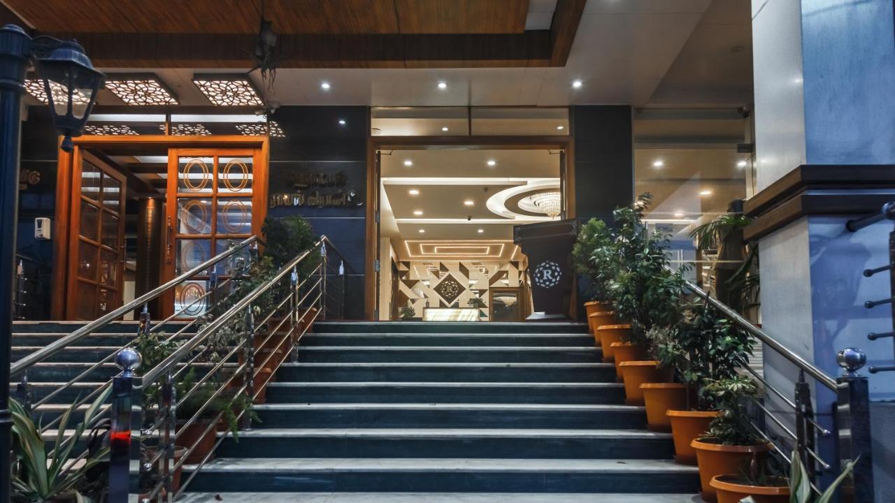 Hotel Royal Grande Веллуру Экстерьер фото